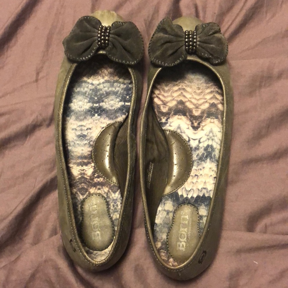 Fergalicious gray flats with bow